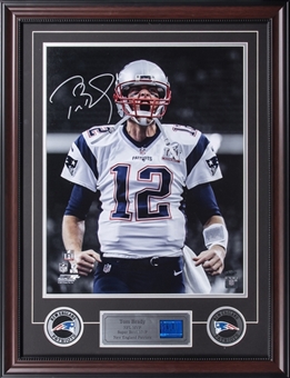 Tom Brady Signed Super Bowl LI Photo In 23x30 Framed Display With Video Highlights (Tristar)